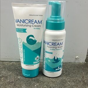 Baby Moisturizing Cream and Foaming Wash Set - White and Blue